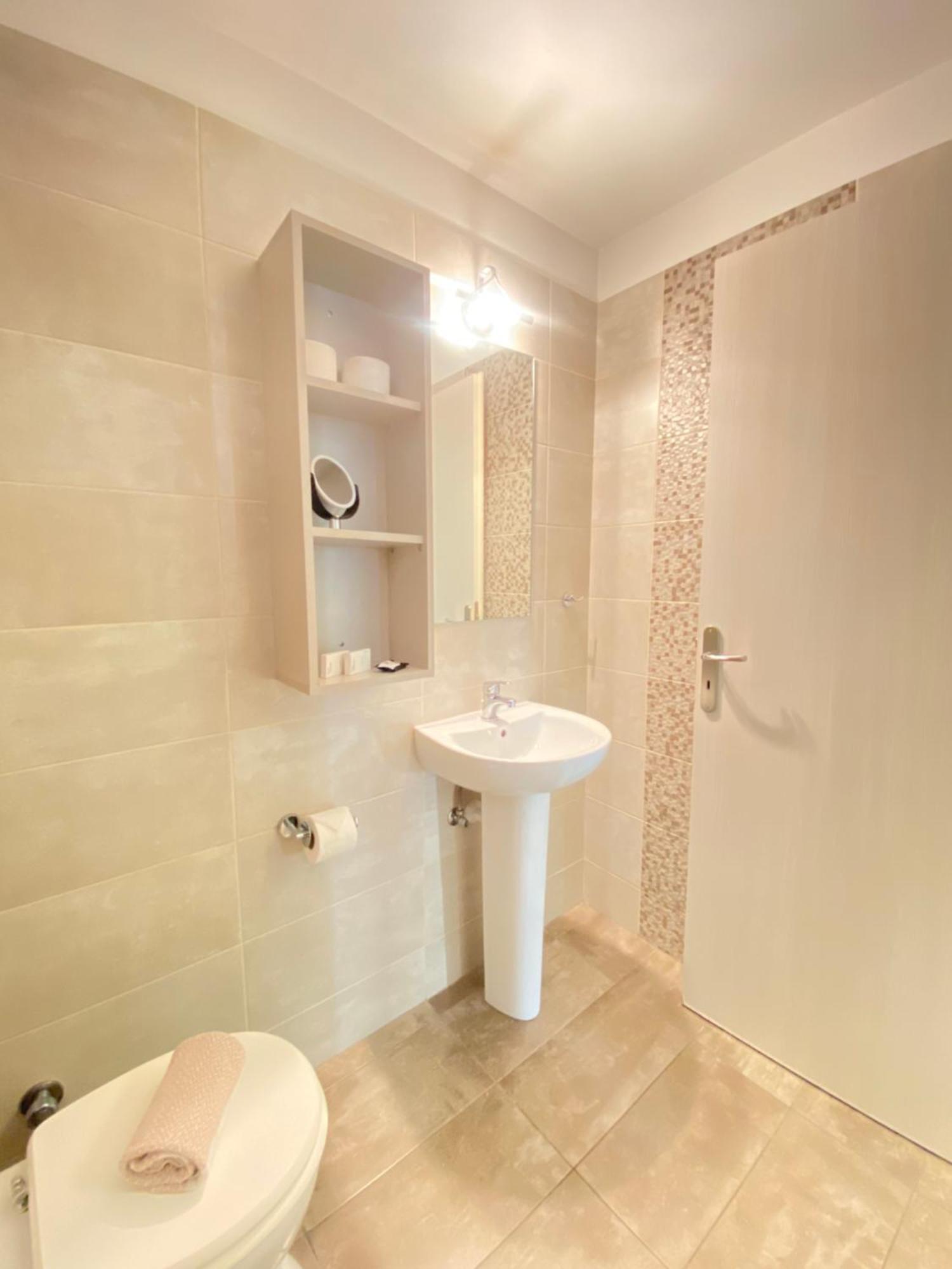Tins Hotel City - אתונה מראה חיצוני תמונה