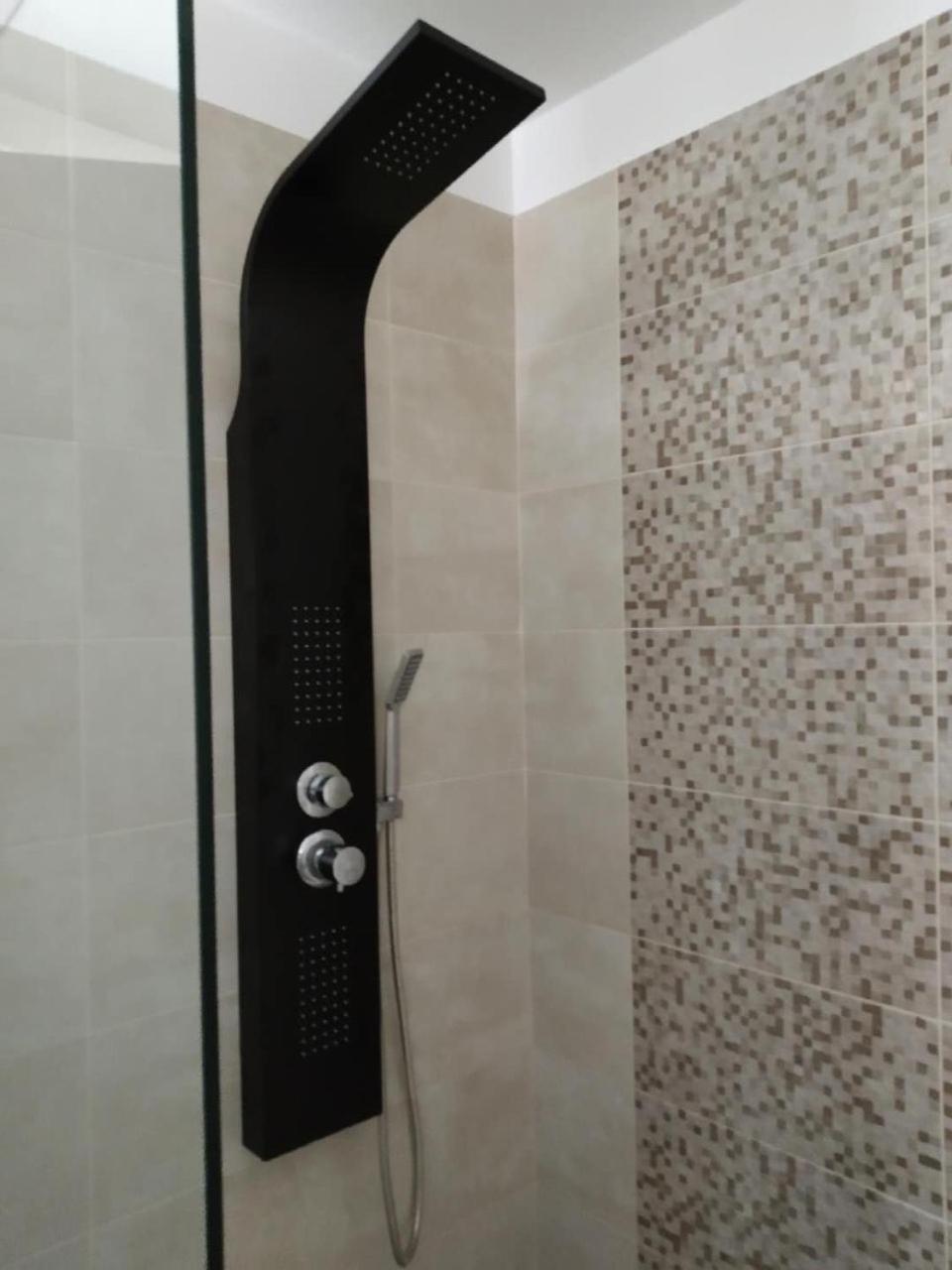 Tins Hotel City - אתונה מראה חיצוני תמונה